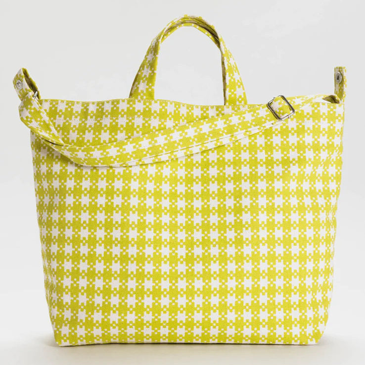 BAGGU Horizontal Duck Bag in Yellow